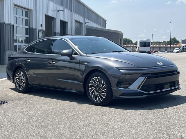 Certified Used 2025 Gray Hyundai SEL image 15