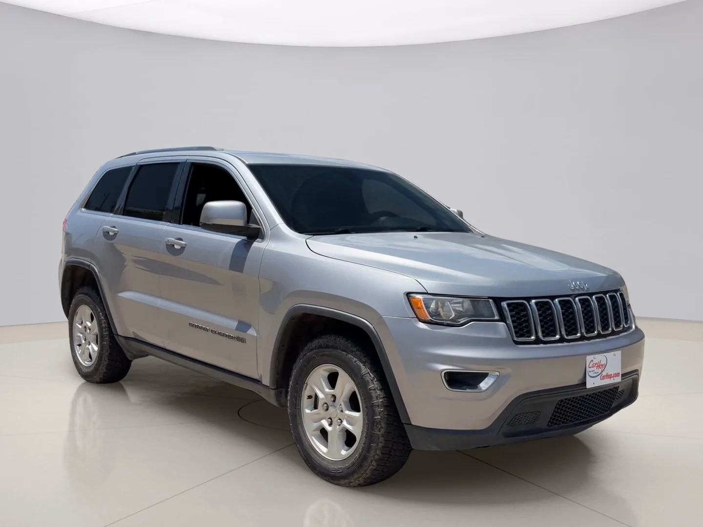 Used 2017 Silver Jeep LAREDO image 7