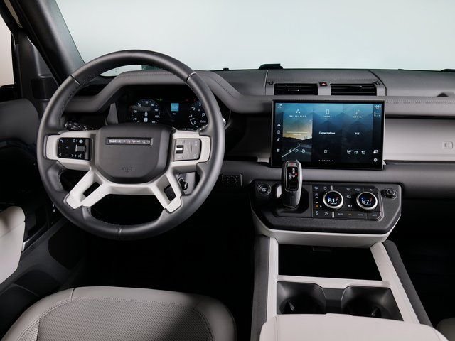 Used 2025 Blue Land Rover S image 13
