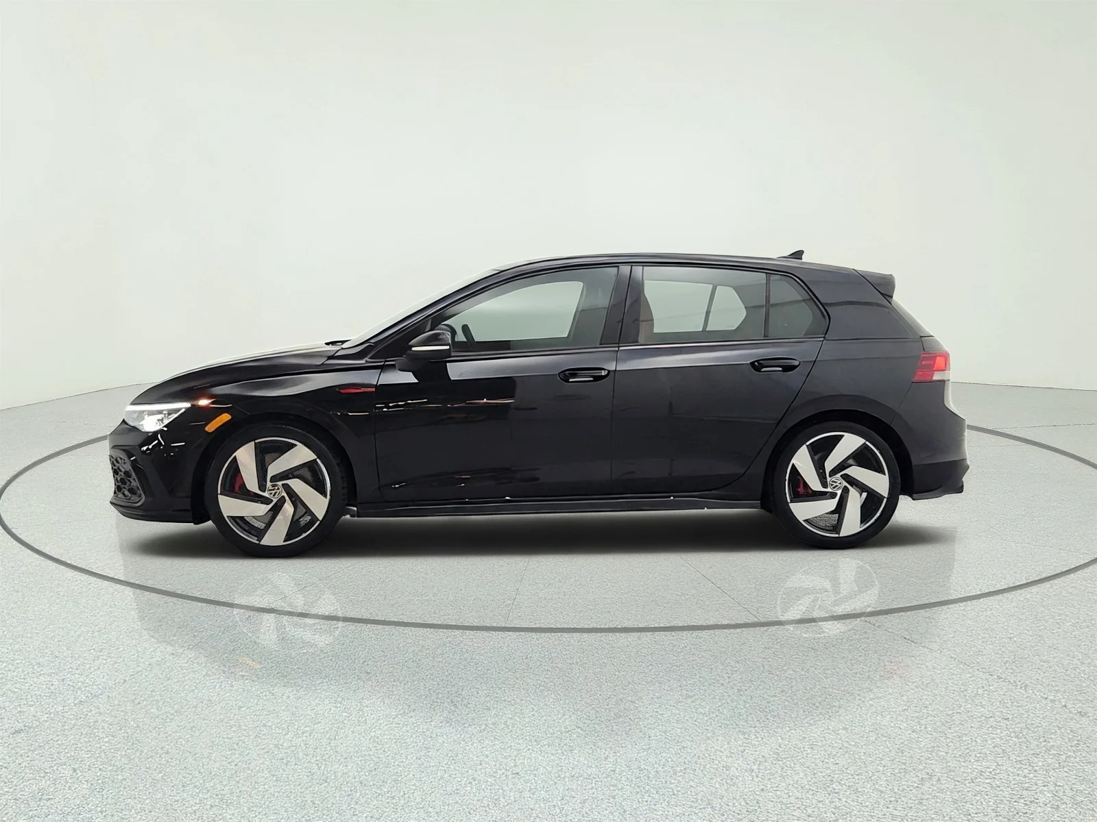 Used 2022 Deep Black Pearl Volkswagen 2.0T SE DSG image 8