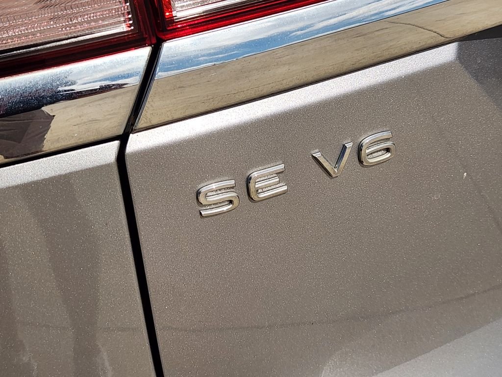 Used 2023 Pyrite Silver Metallic Volkswagen 3.6L V6 SE w/Technology image 14