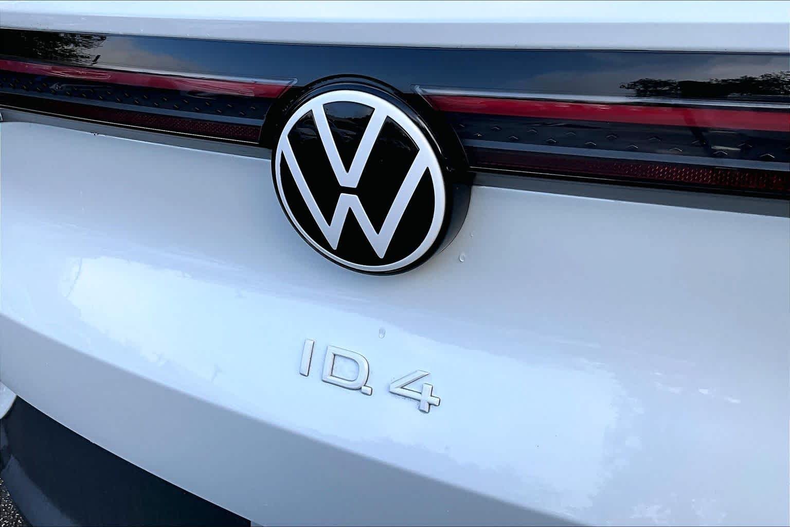 New 2026 Opal White Pearl Volkswagen Pro image 15