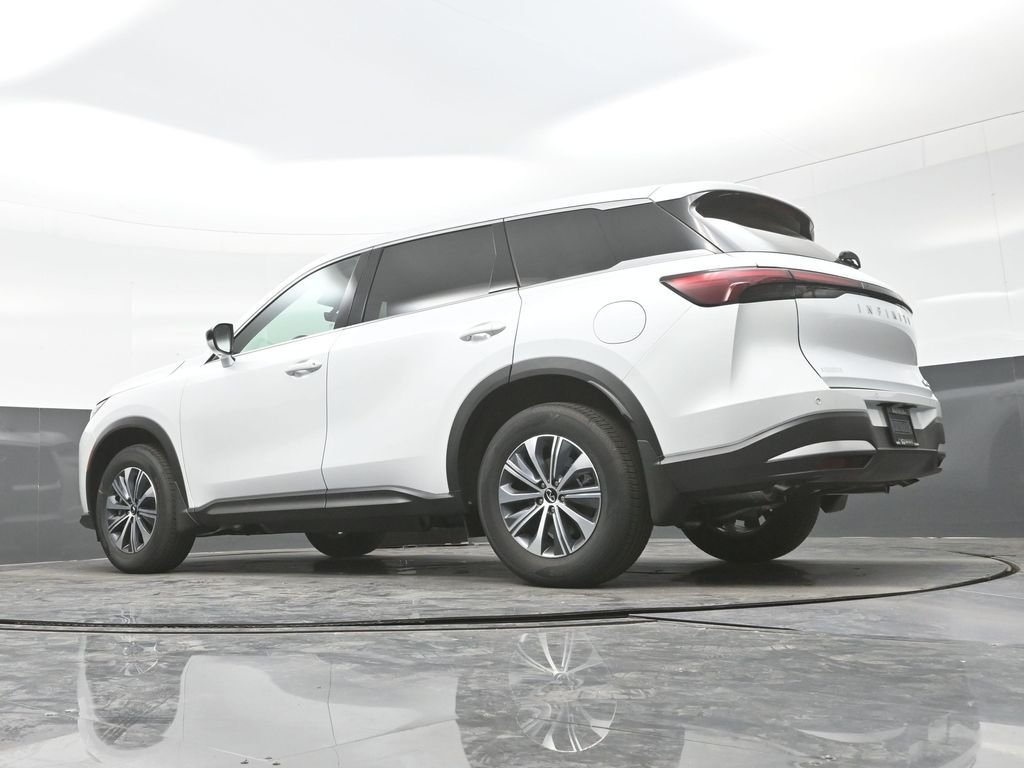 New 2027 RADIANT WHITE INFINITI Pure AWD image 39