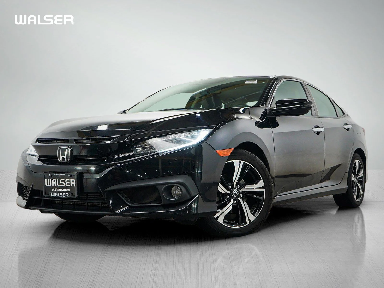 2016 Honda Civic Touring CVT's photo