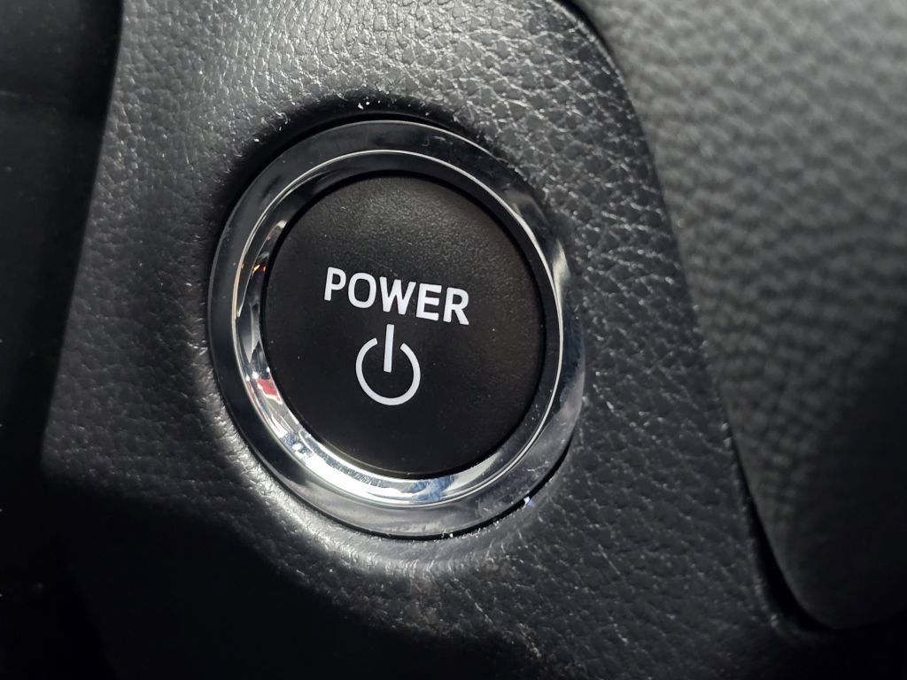 2024 Toyota RAV4 XLE - Photo 11