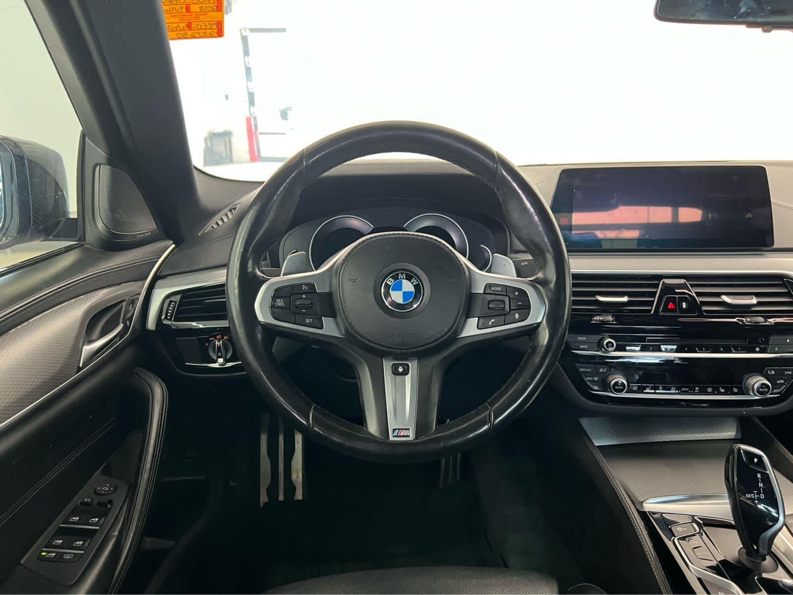 2018 BMW 5 Series M550i - Photo 28