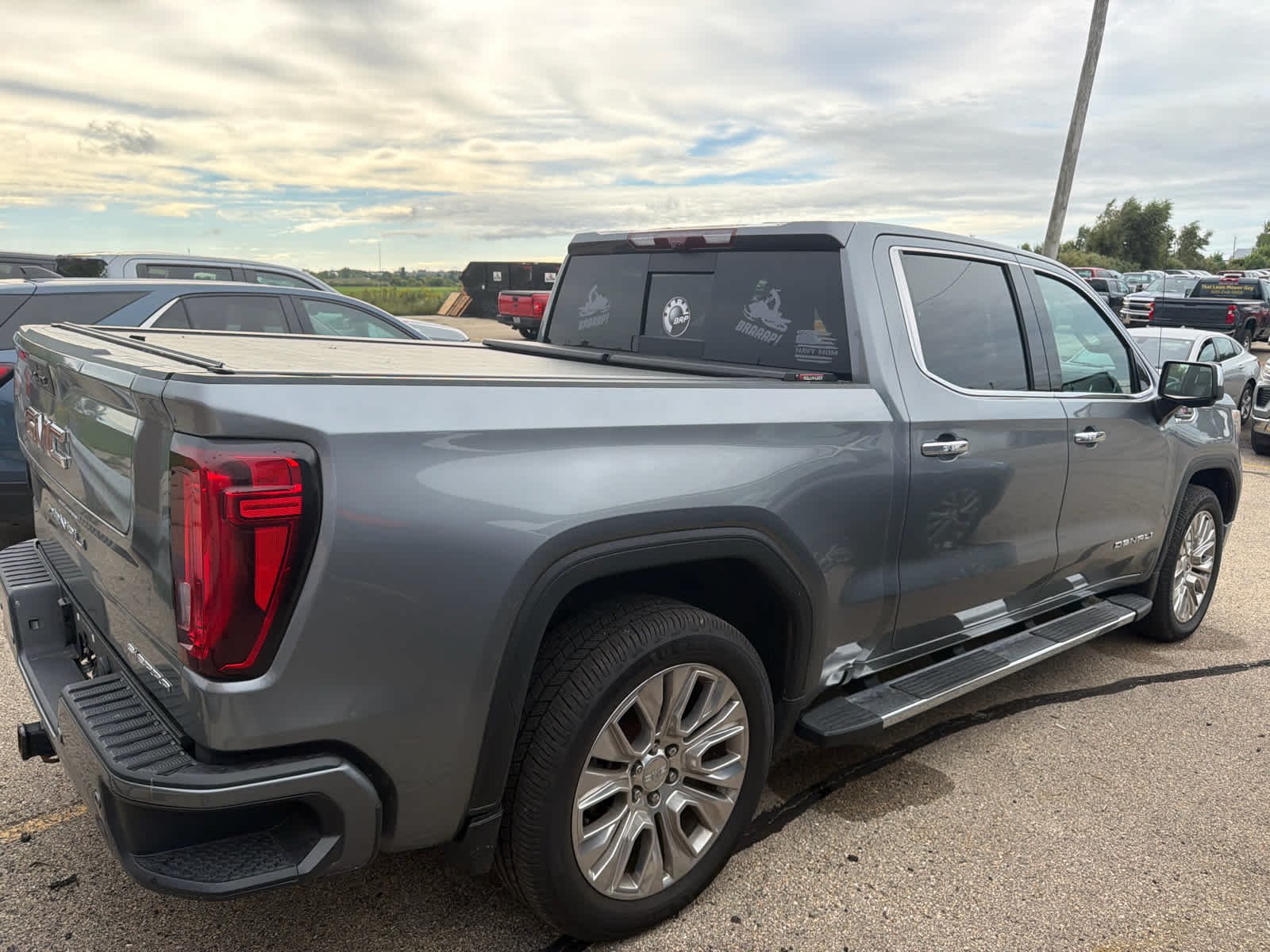 Used 2020 SATIN STEEL METALLIC GMC Denali image 4