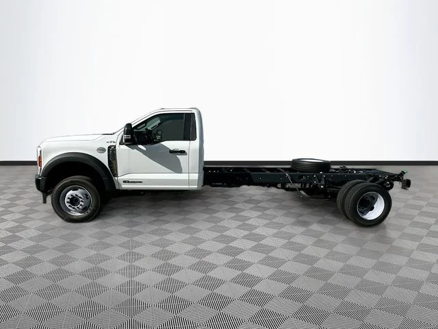 New 2025 Oxford White Ford XL image 3