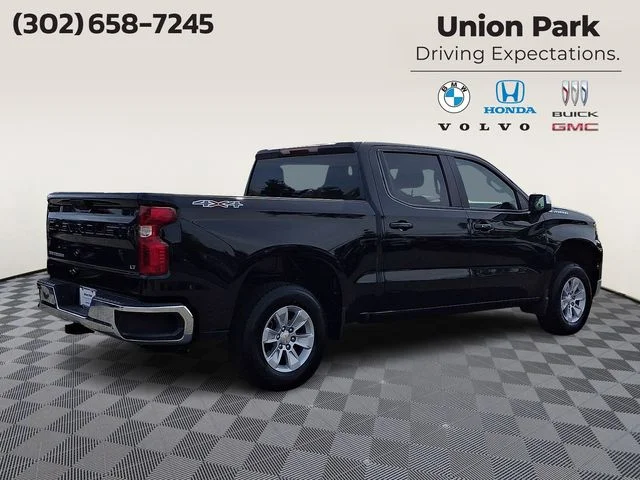Used 2025 Black Chevrolet LT image 4