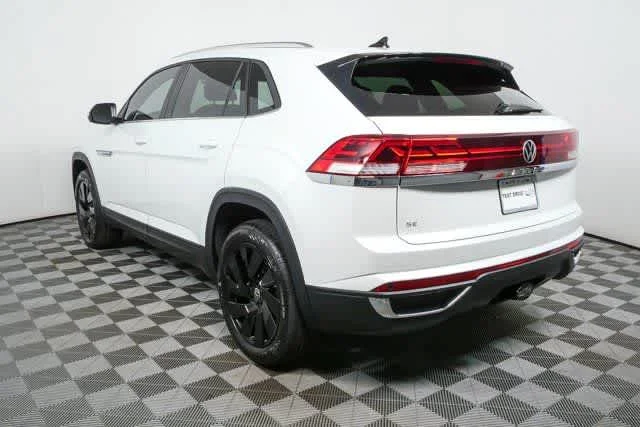 New 2026 Opal White Pearl Volkswagen 2.0T SE w/Technology image 30
