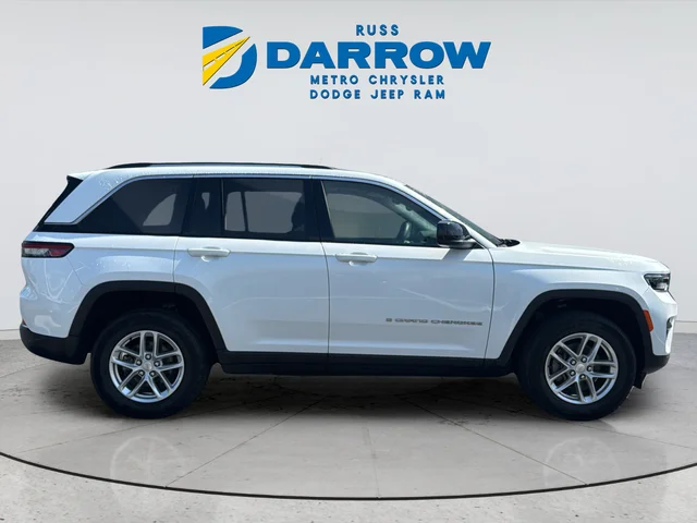 Used 2024 White Jeep Laredo X image 6