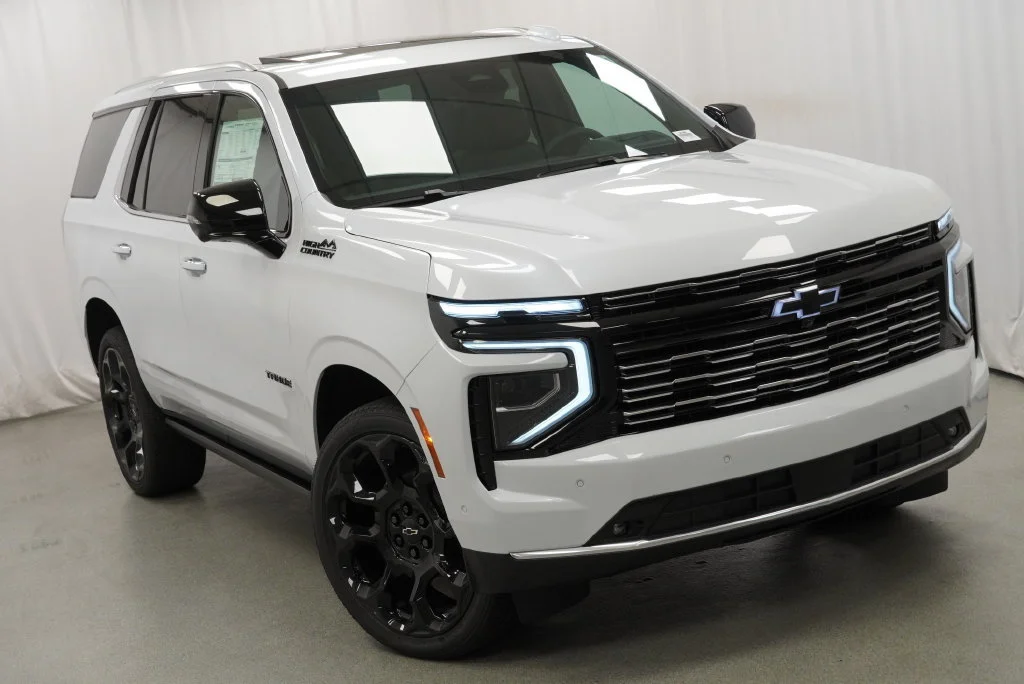 New 2026 Polar White Tricoat Chevrolet High Country image 38