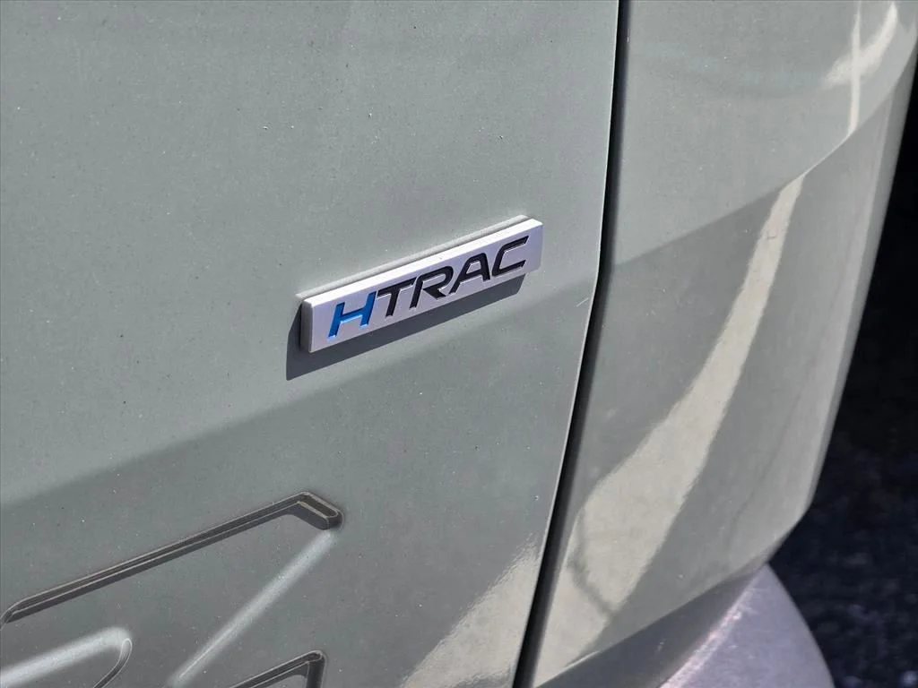 Used 2023 Green Hyundai SEL image 13