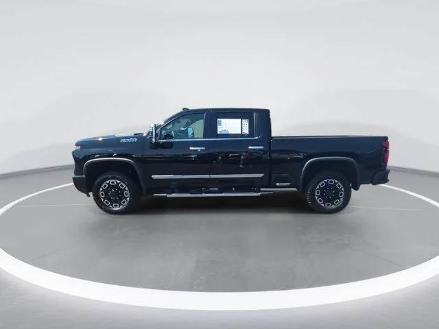 Used 2024 Black Chevrolet High Country image 9