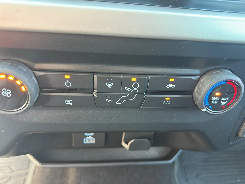 Used 2022 Oxford White Ford XL image 23