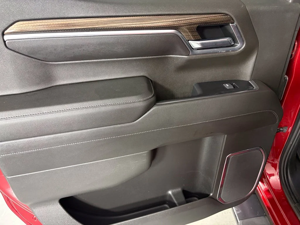Used 2022 Red Chevrolet LT image 39