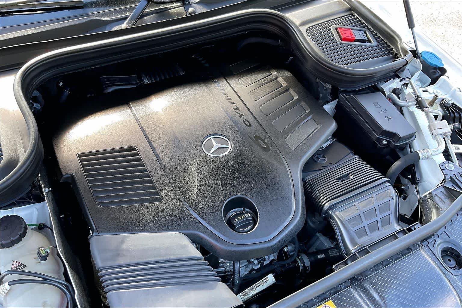 Used 2020 Polar White Mercedes-Benz GLE 450 image 30