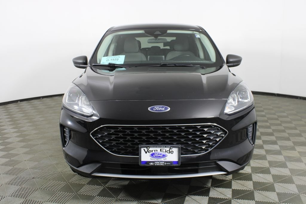 Used 2022 Black Ford SE image 2
