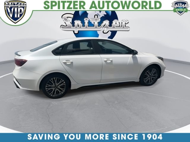 Used 2023 White Kia GT-Line image 9