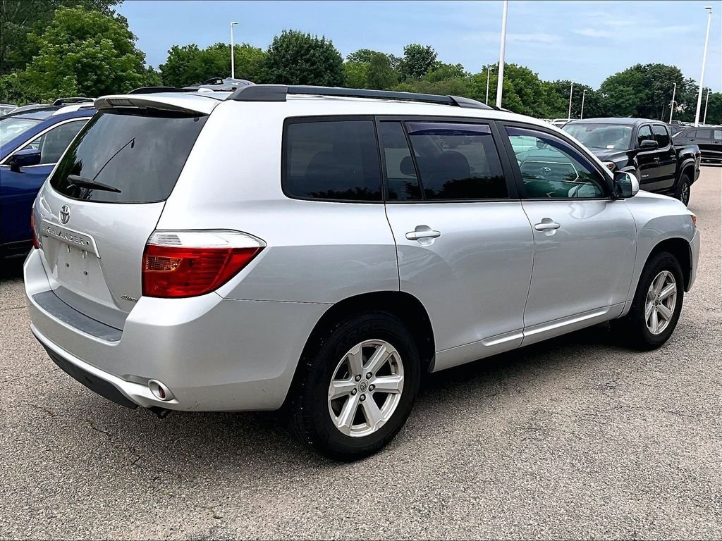 Used 2010 Silver Toyota SE image 6