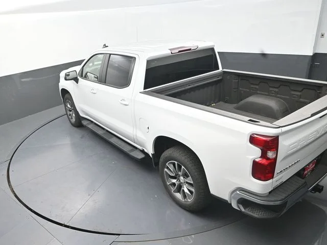 Used 2022 White Chevrolet LT image 27