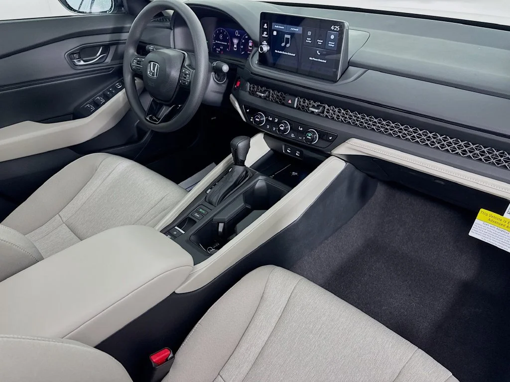 New 2026 Platinum White Pearl Honda SE image 38