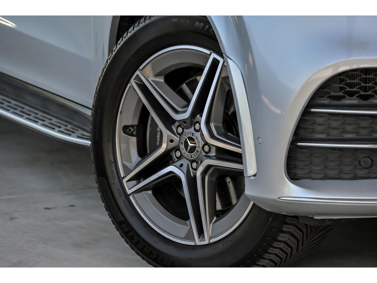 Used 2020 Silver Mercedes-Benz GLE 580 4MATIC® image 3
