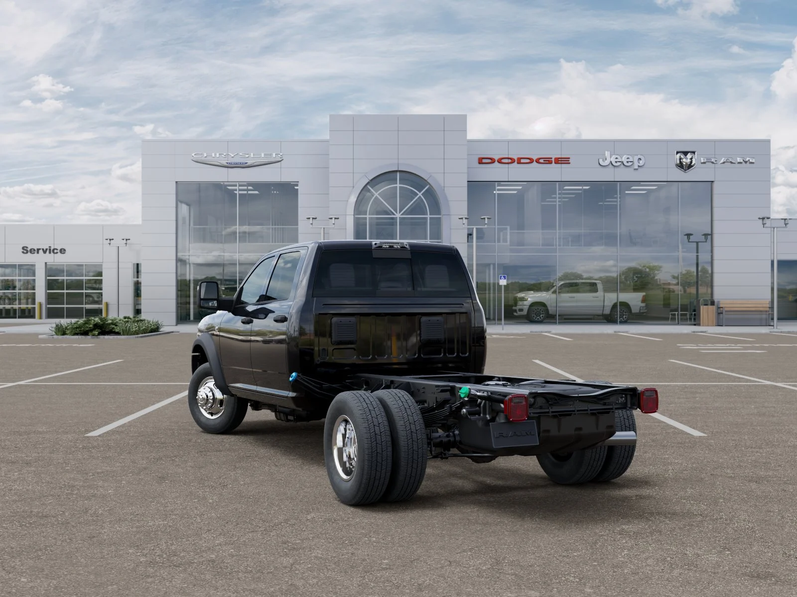 New 2026 Diamond Black Crystal Pearl-Coat Exterior Paint RAM Tradesman image 53
