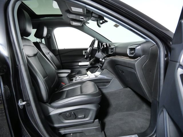 Used 2022 Black Ford Limited image 11