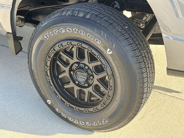 Used 2022  Ford XL image 11