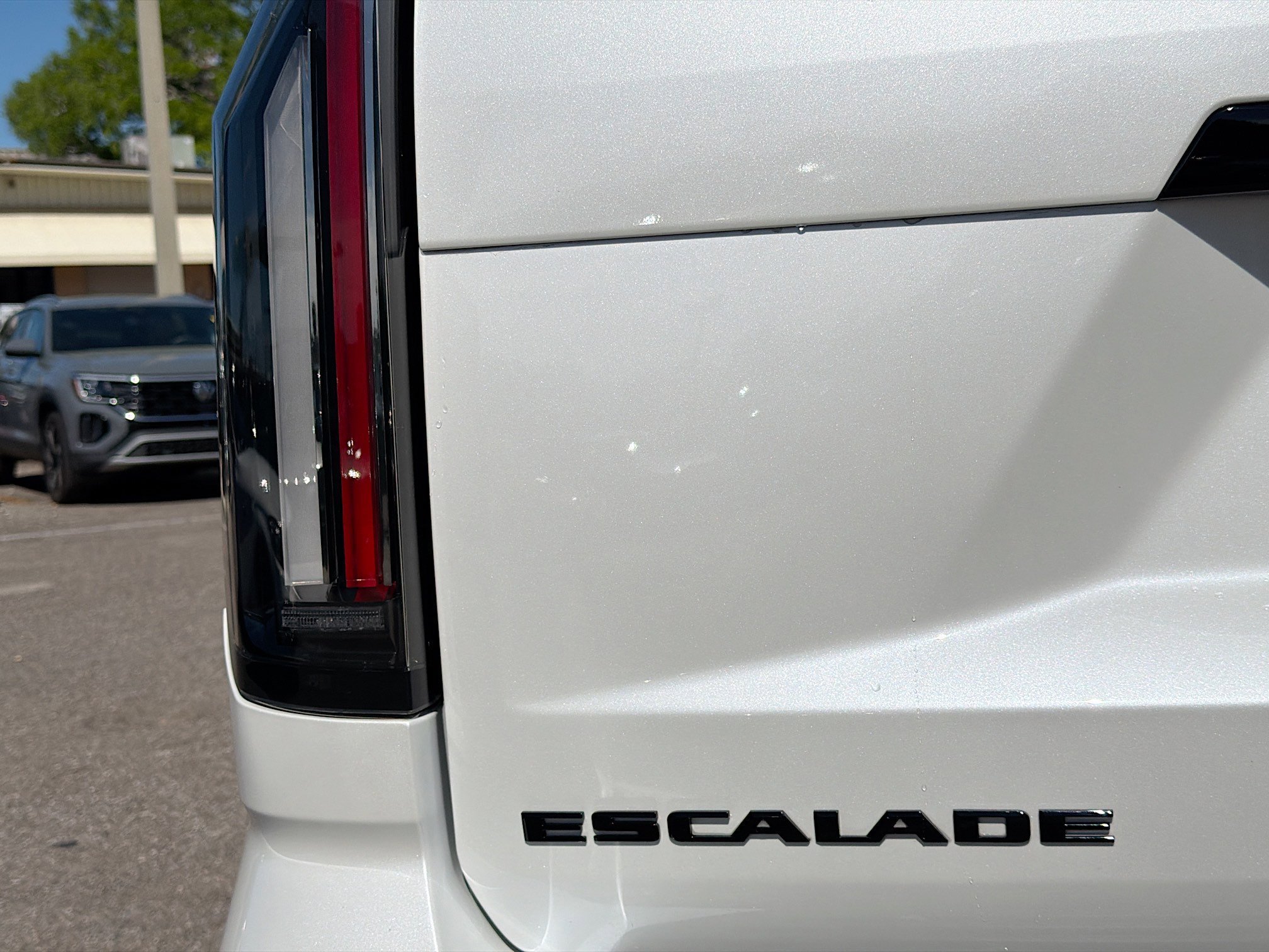 Used 2025 Crystal White Tricoat Cadillac 4WD Sport Platinum image 10