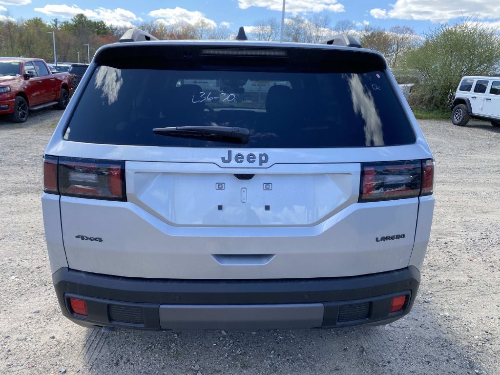 New 2026 Silver Zynith Clear-Coat Exterior Paint Jeep Laredo image 4