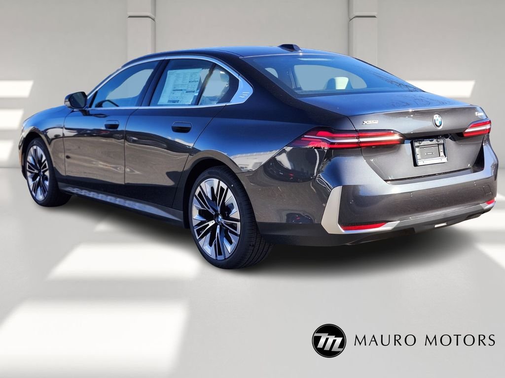 Used 2026 Gray BMW 530i xDrive image 5