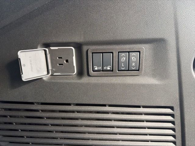 2026 Chevrolet Suburban High Country - Photo 14