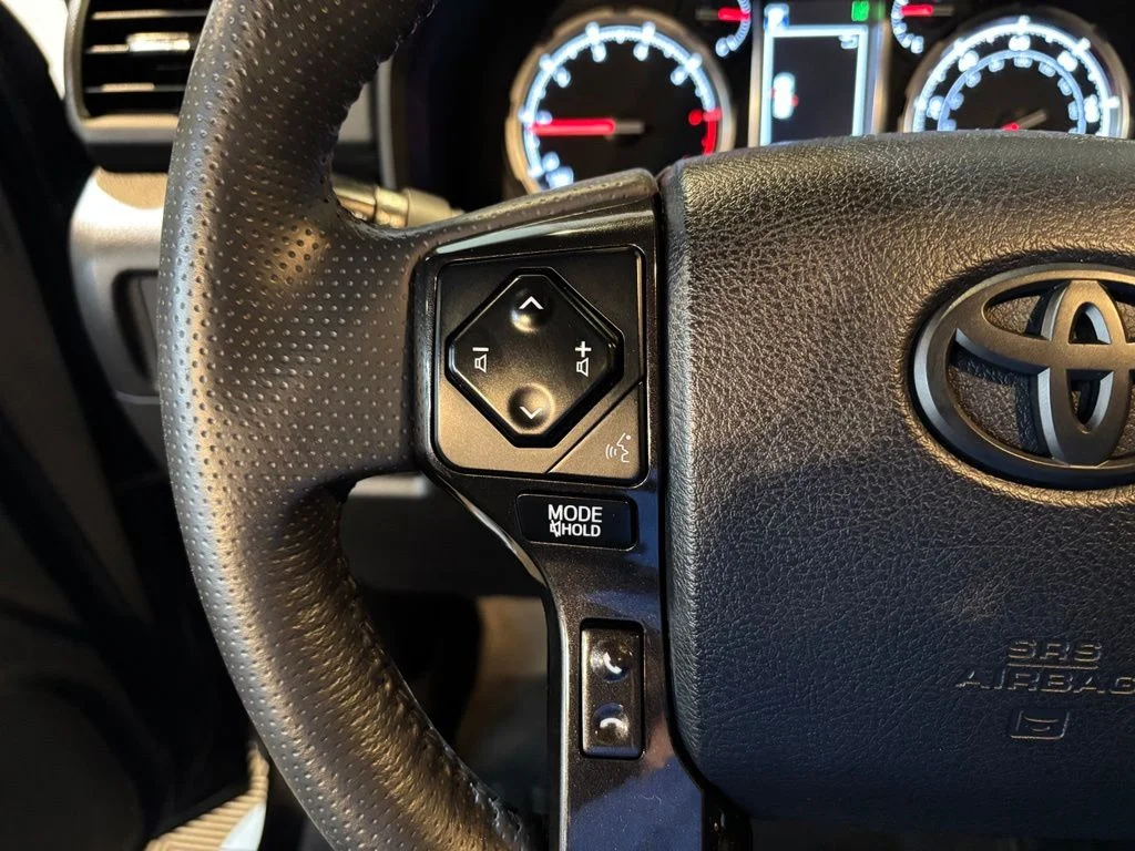 Used 2020 Midnight Black Metallic Toyota Venture image 12