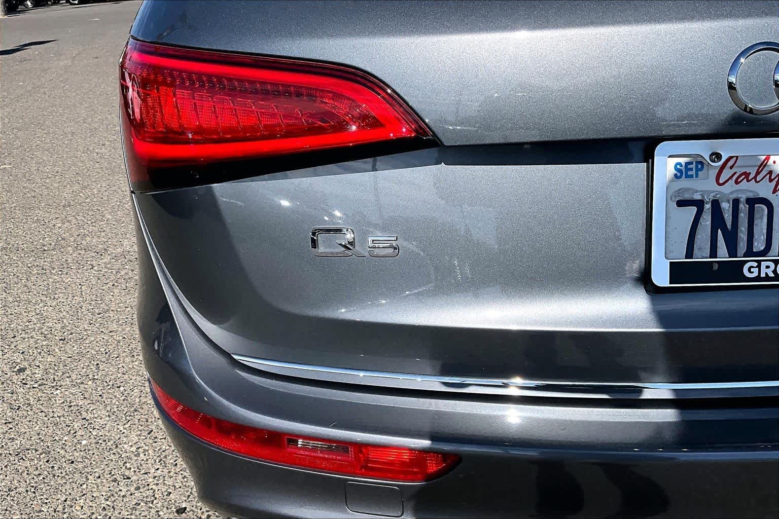 Used 2016 Daytona Gray Pearl Effect Audi Premium Plus image 9