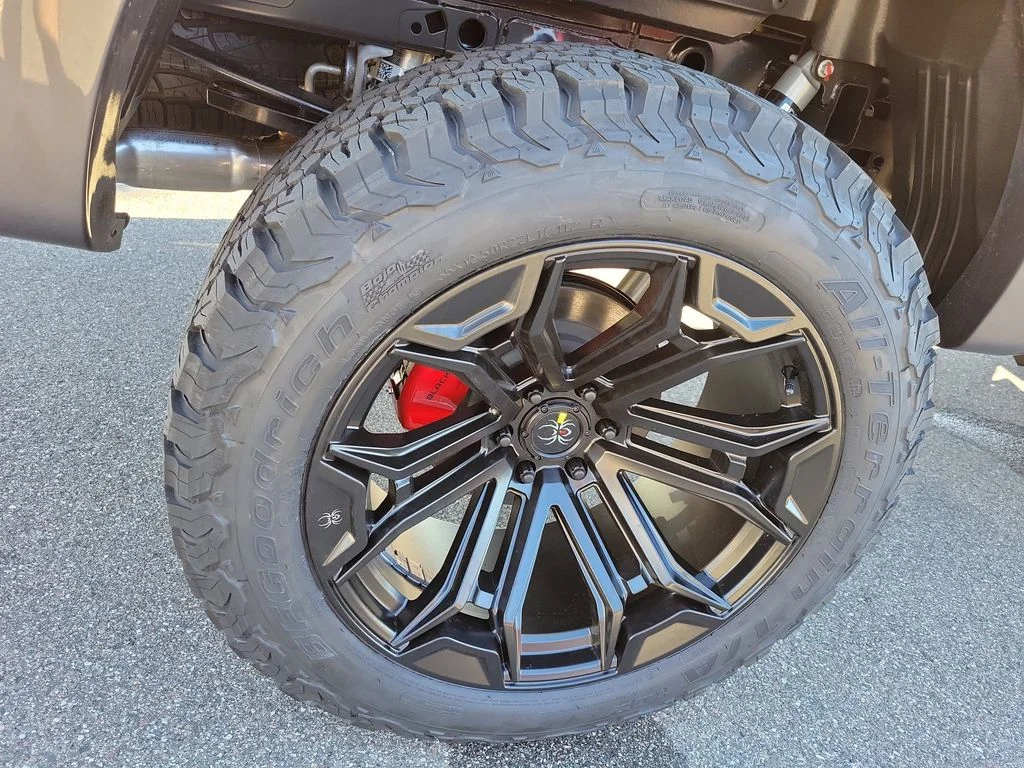 New 2026 Carbonized Gray Metallic Ford XLT image 6