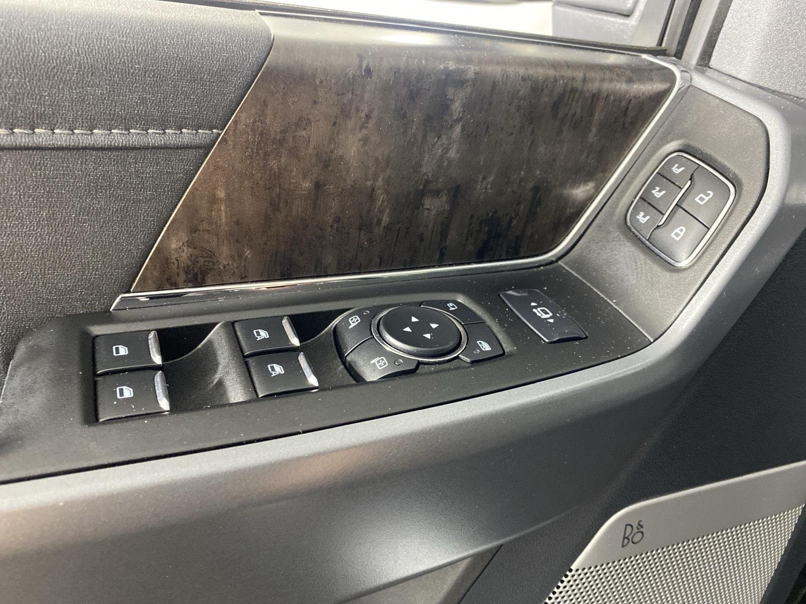 Used 2024 Iconic Silver Ford LARIAT image 14