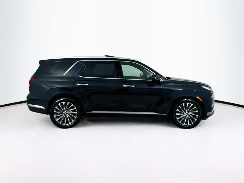 Used 2023 Moonlight Cloud Hyundai Calligraphy image 9