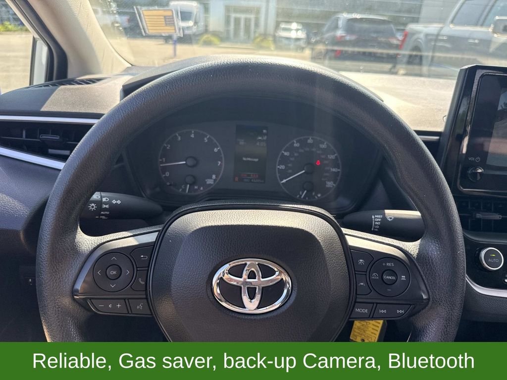 Used 2025 White Toyota LE image 26