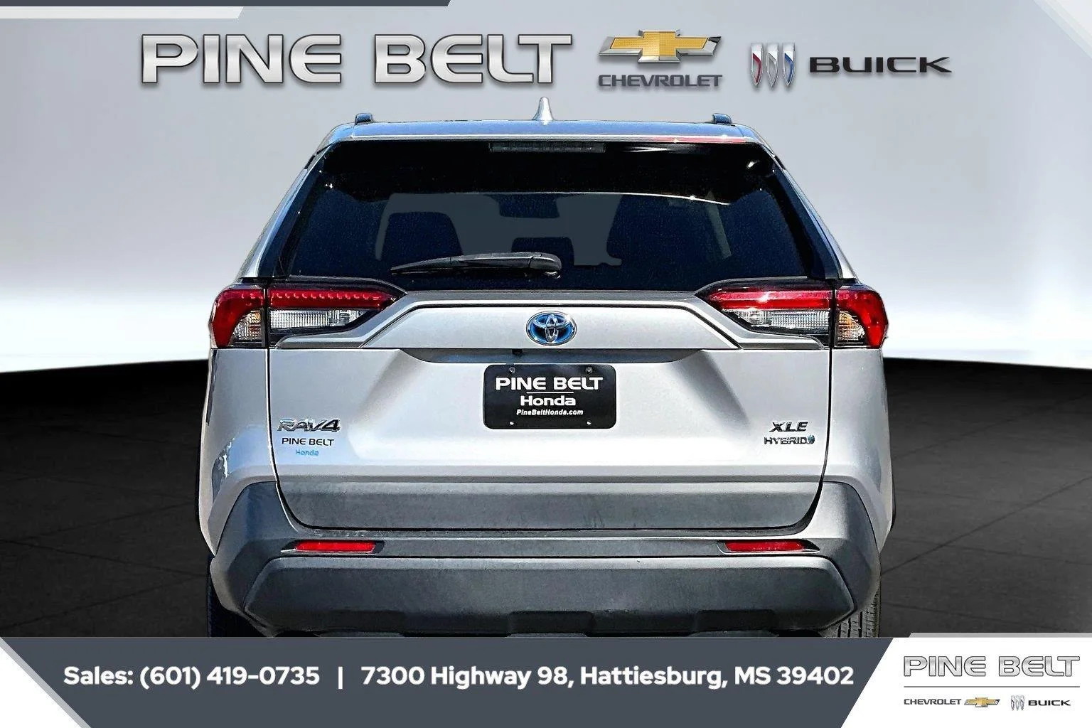 Used 2024 Silver Sky Metallic Toyota XLE image 4
