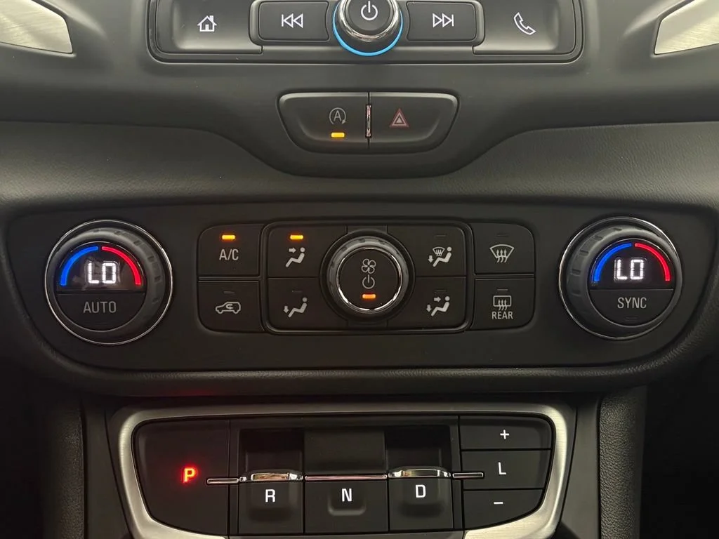 Used 2023 Summit White GMC SLE image 24