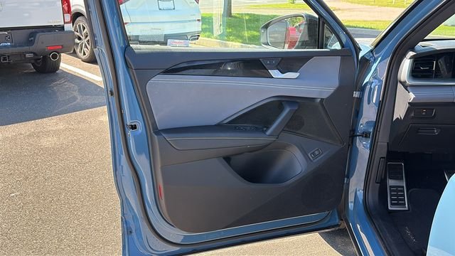 Used 2025 Monterey Blue Pearl w/Deep Black Roof Volkswagen 2.0T SE R-Line Black image 9