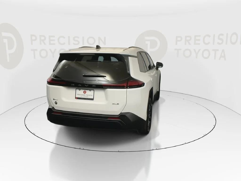 Used 2026 Ice Cap Toyota XLE Premium image 2