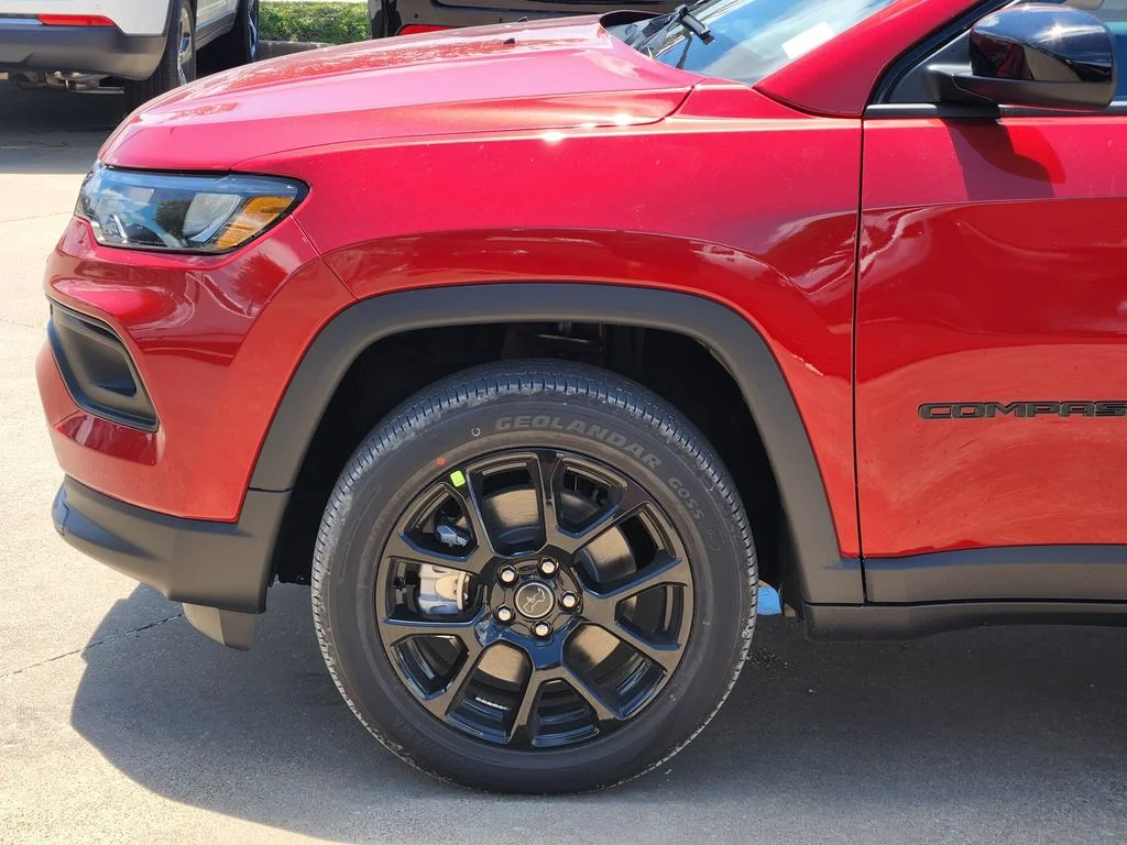 New 2026 Red Hot Pearlcoat Jeep Latitude image 6
