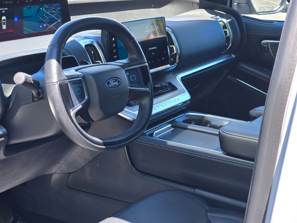 Used 2025 Space Silver Meta Ford Platinum image 31