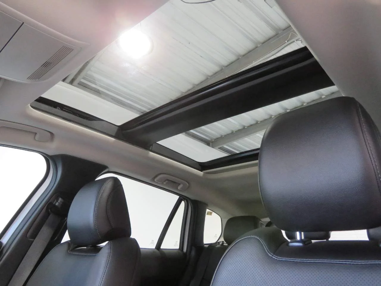 Certified Used 2025 Wind Chill Pearl Mazda 2.5 S Premium Plus image 16