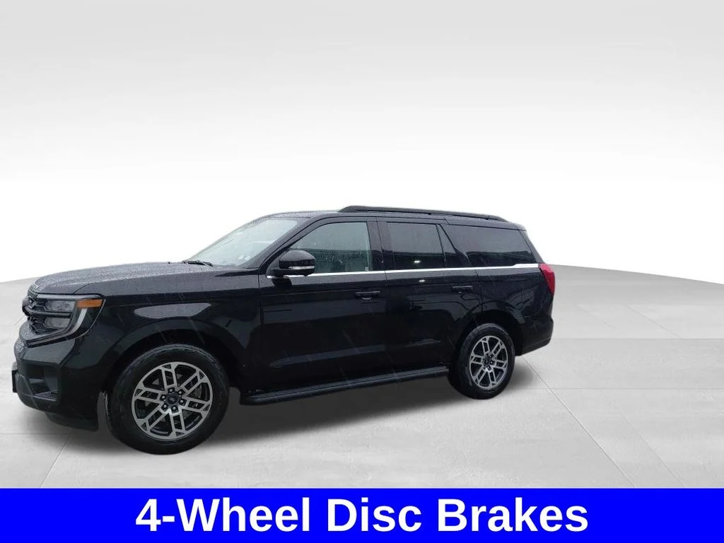 Used 2025 Black Metallic Ford Active image 17
