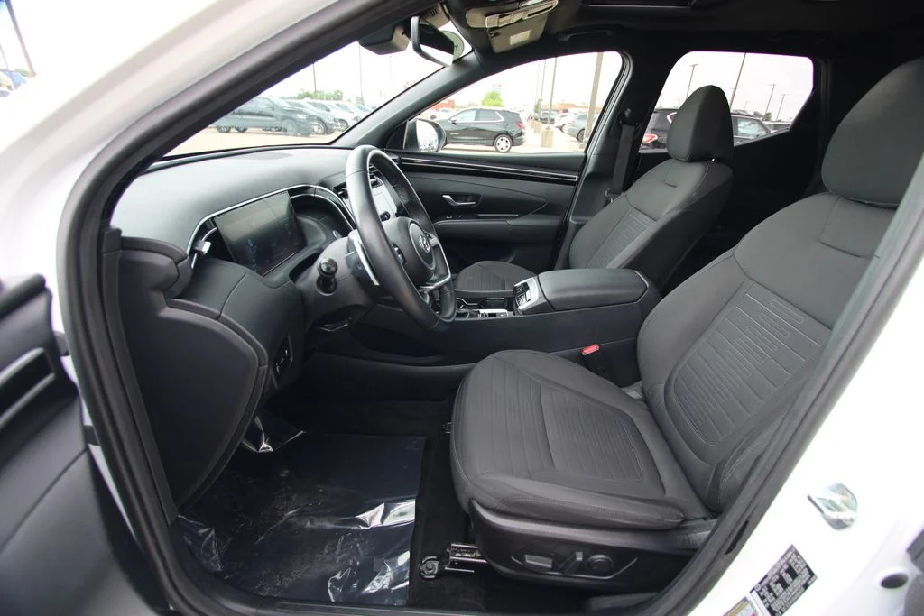 Used 2022 White Hyundai SEL Premium image 6