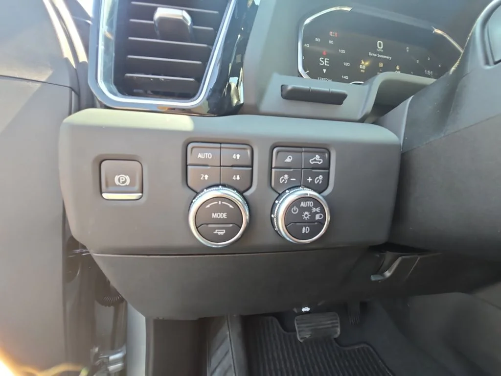 Used 2024 Silver GMC Denali Ultimate image 26
